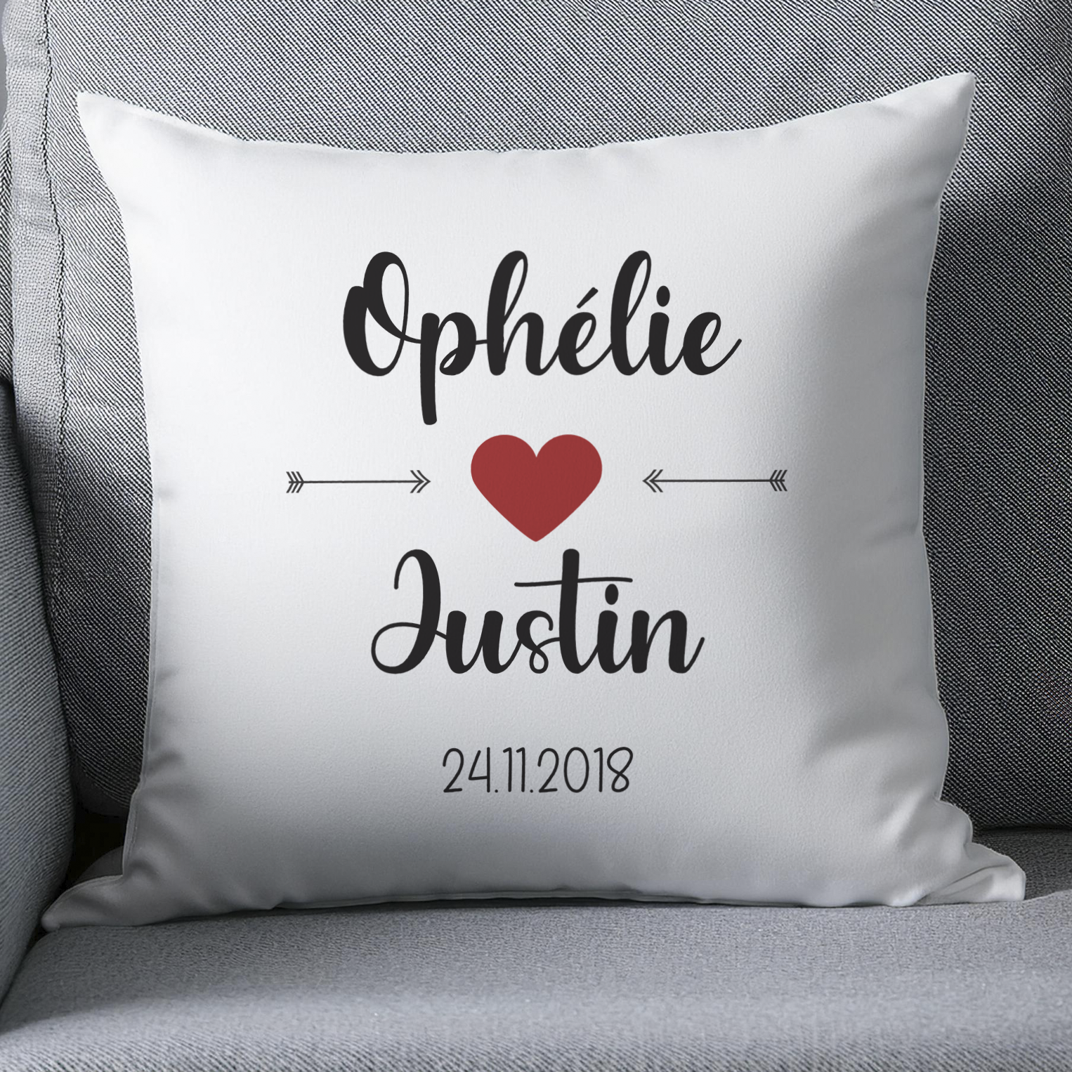 coussin personnalisable cadeau de Saint-Valentin avec prénoms et date