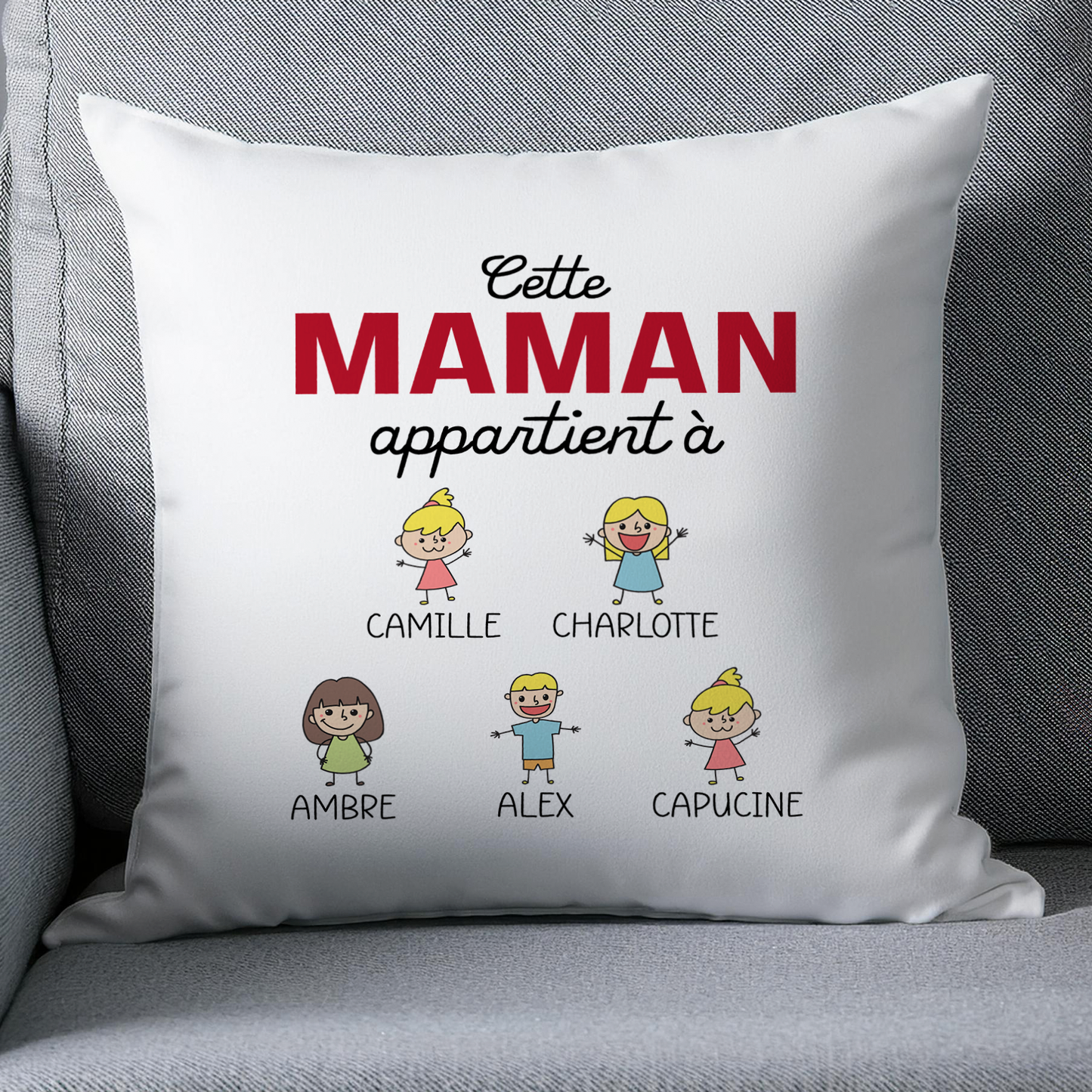 Coussin personnalisé "Cette maman appartient à" avec prénoms et illustrations d’enfants