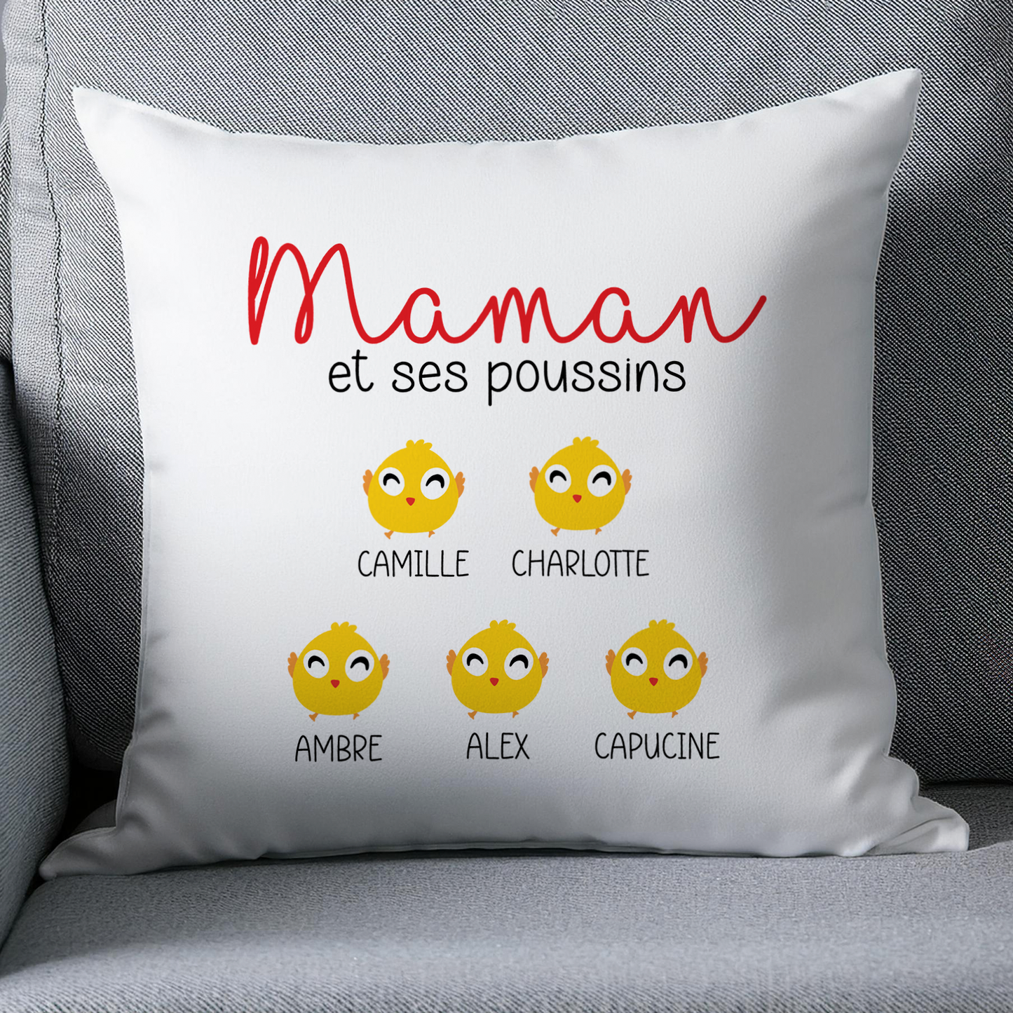Coussin personnalisé Maman et ses poussins avec prénoms et illustrations de poussins jaunes