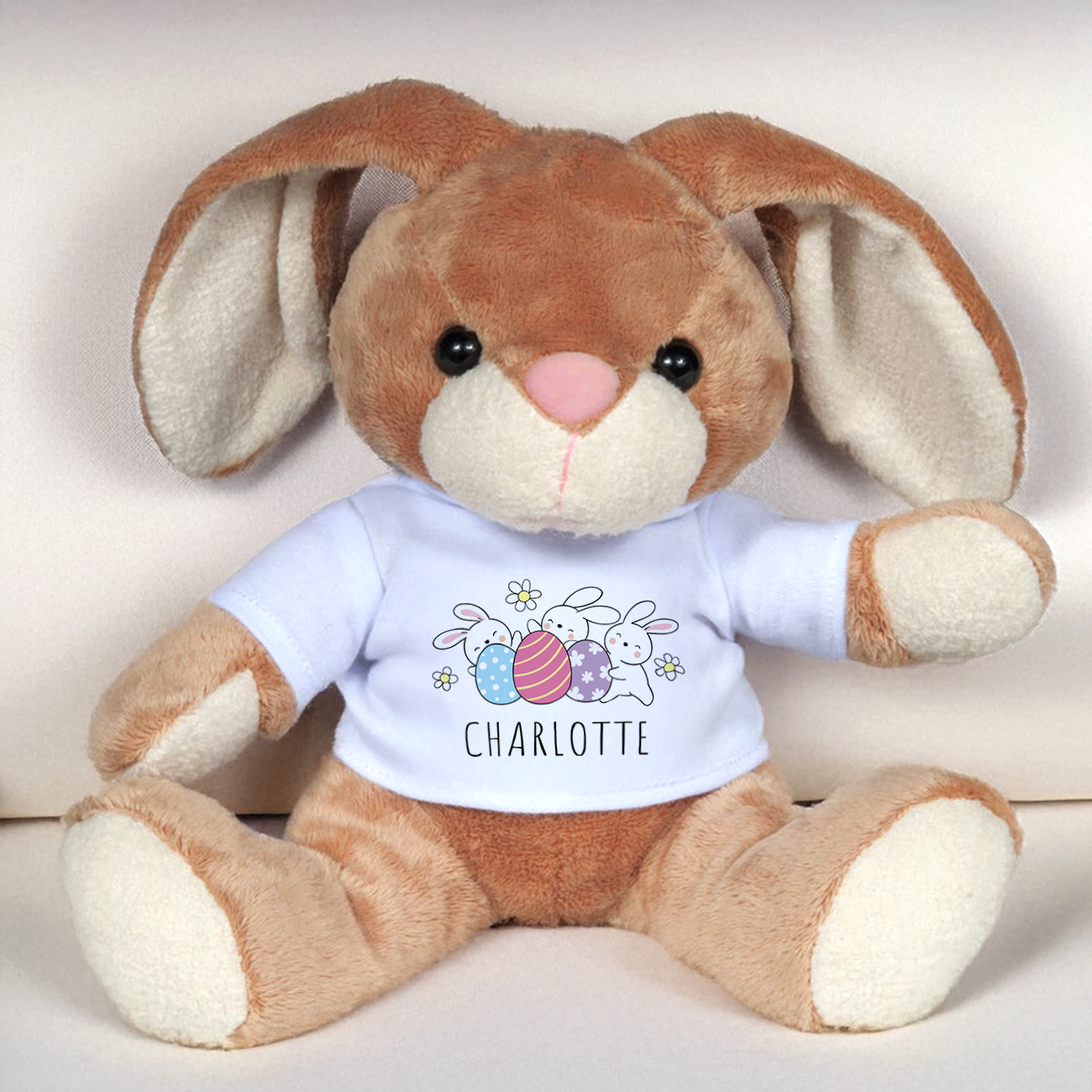 Peluche de Pâques enfant avec lapins, œufs et prénom