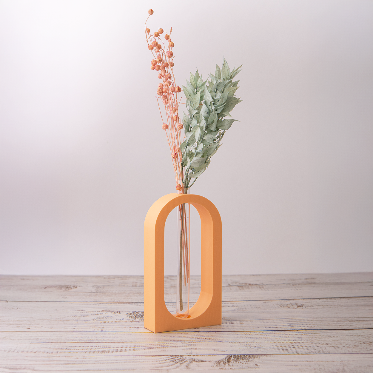 Vase Élia – Une touche verticale et poétique dans votre déco