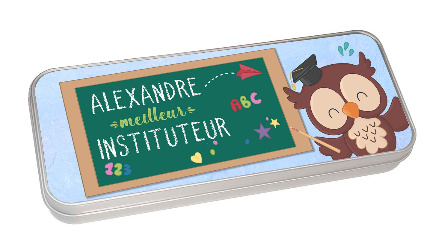 cadeau instituteur boite à crayons personnalisable avec prénom et motif imprimé tableau d'école