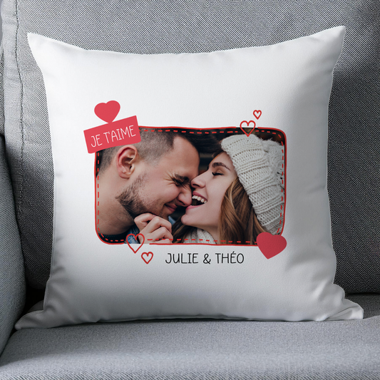 Coussin personnalisé Saint Valentin - Idée cadeau personnalisable avec photo et prénoms pour couple