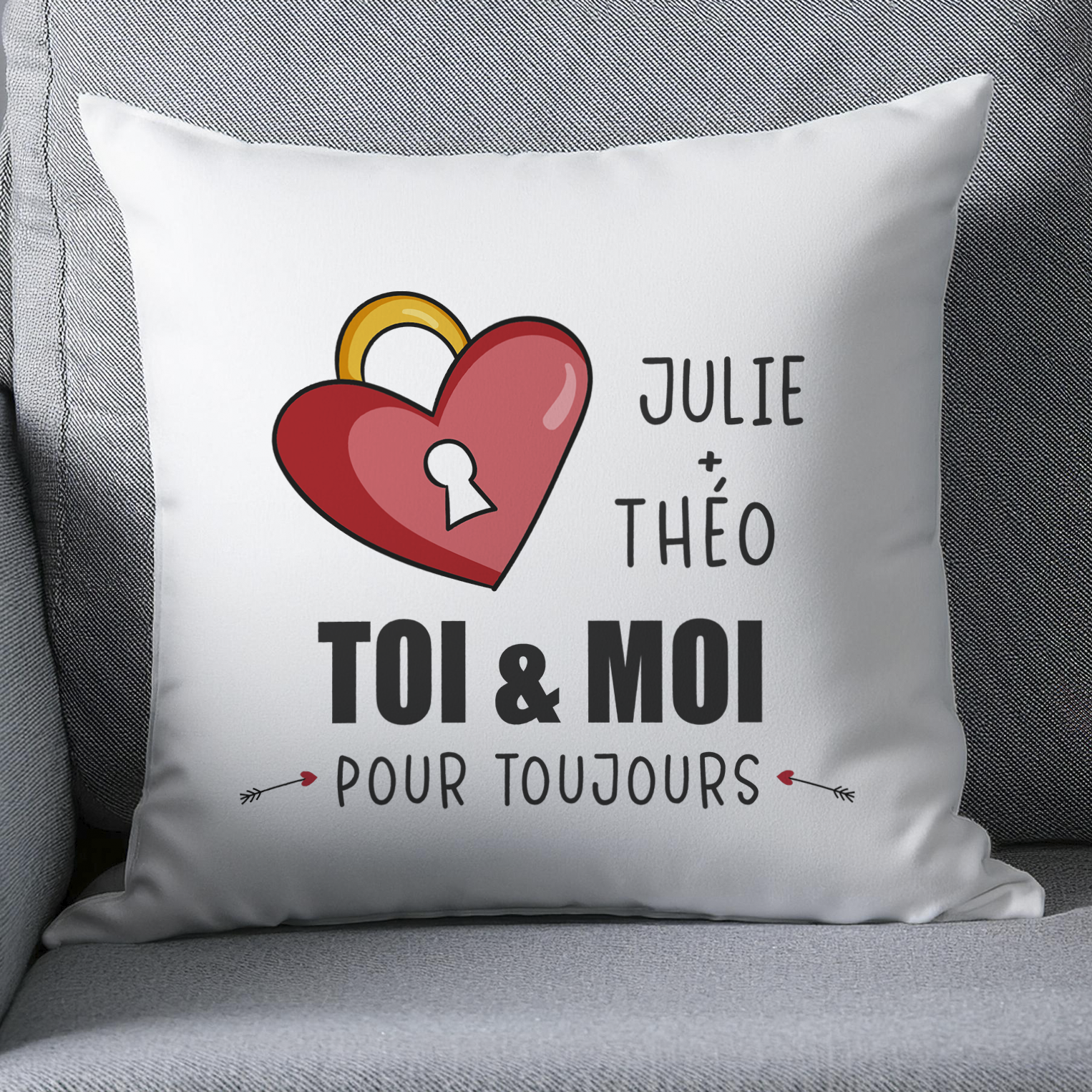 Coussin Saint-Valentin personnalisé toi + moi avec cadenas et prénoms