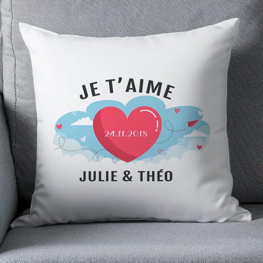 Coussin Saint-Valentin personnalisé coeur nuages