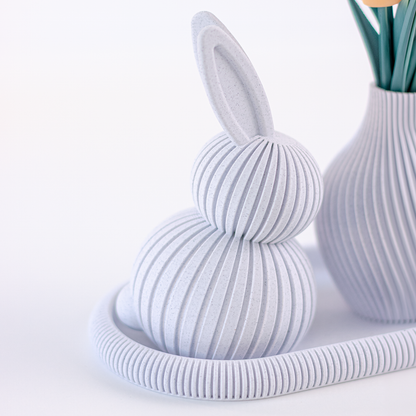 Décor de printemps – Lapin et vase design avec tulipes