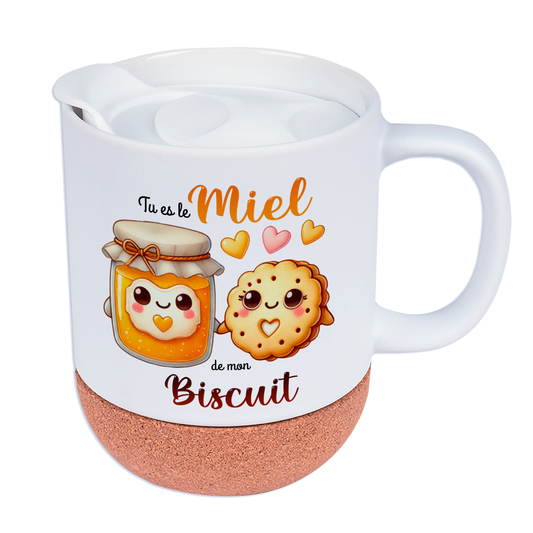 Mug personnalisé en céramique blanche avec design "Tu es le miel de mon biscuit", base en liège et couvercle en silicone, idéal pour la Saint-Valentin.