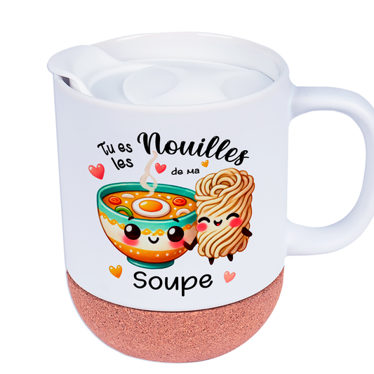Mug personnalisé en céramique blanche avec design "Tu es les nouilles de ma soupe", base en liège et couvercle en silicone, idéal pour la Saint-Valentin.