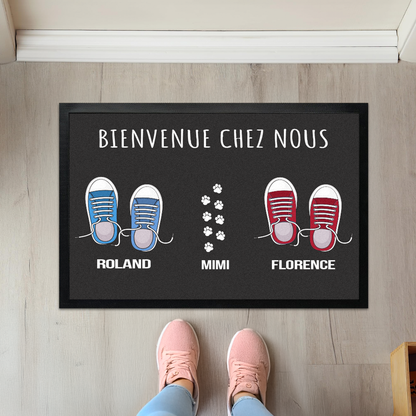 Paillasson personnalisé famille chaussures avec prénom et face arrière antidérapant noir