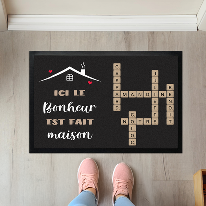Paillasson entièrement personnalisable le bonheur est fait maison avec Scrabble et lettres des prénoms