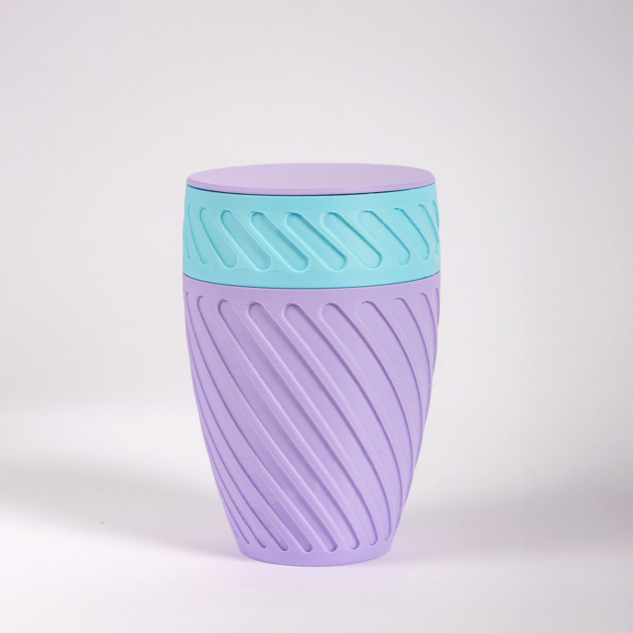 Gobelet à pistaches imprimé en 3D avec double compartiment lavande et turquoise