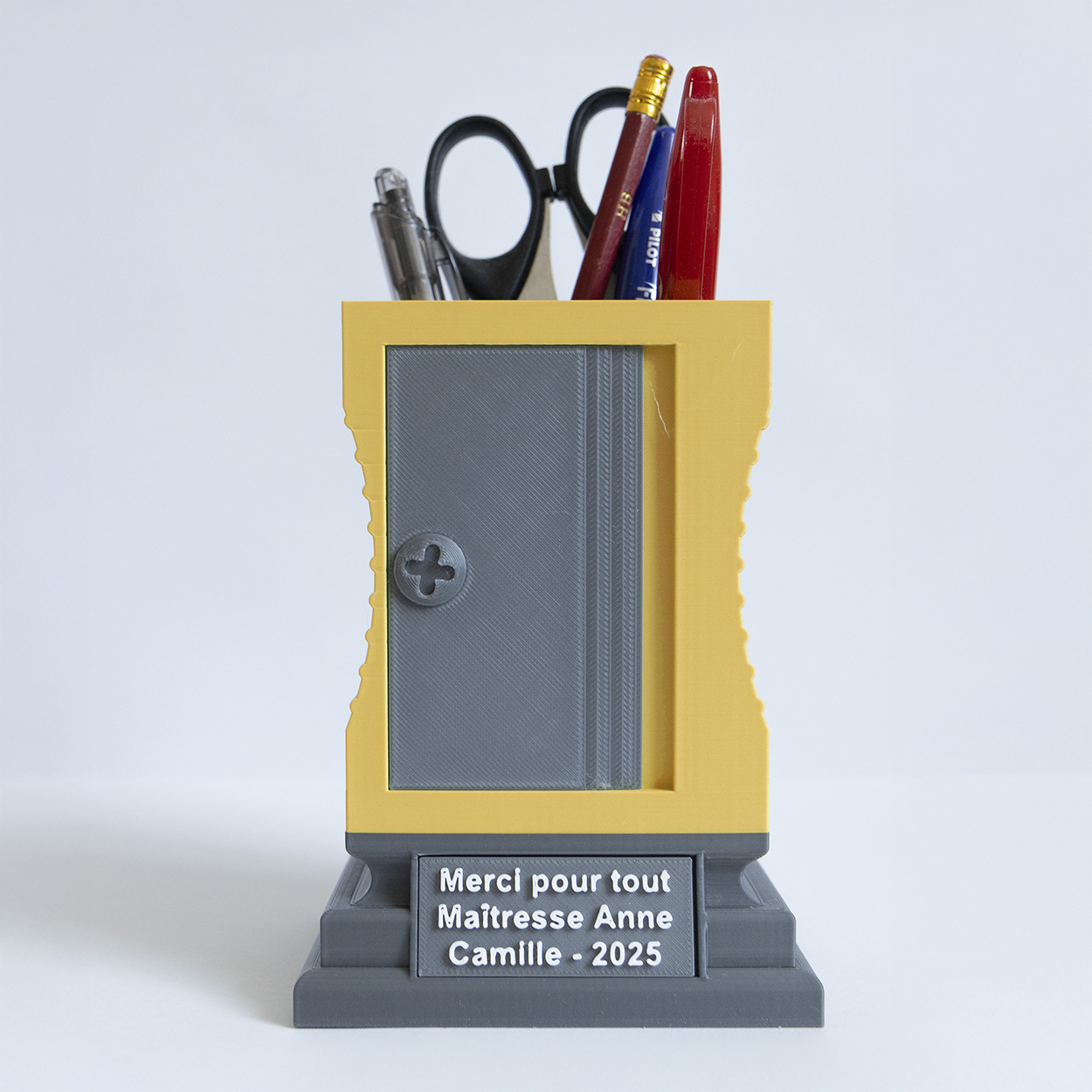 Pot à stylo personnalisé fin d’année scolaire