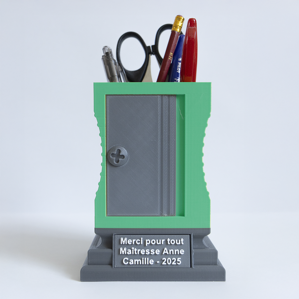 Pot à stylo personnalisé fin d’année scolaire