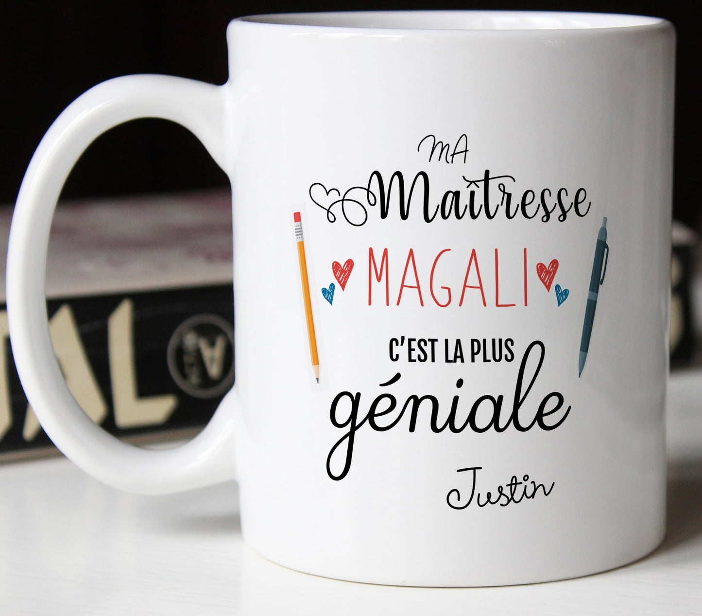 cadeau maitresse fin d'année scolaire mug ma maitresse c'est la plus géniale personnalisable prénom
